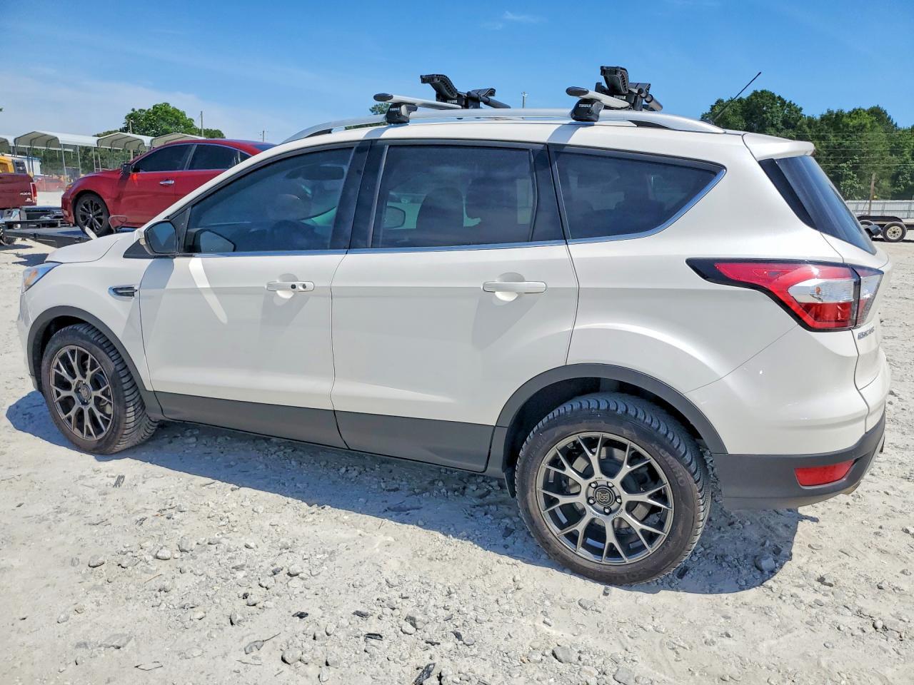 2017 Ford Escape Titanium - Фото 2