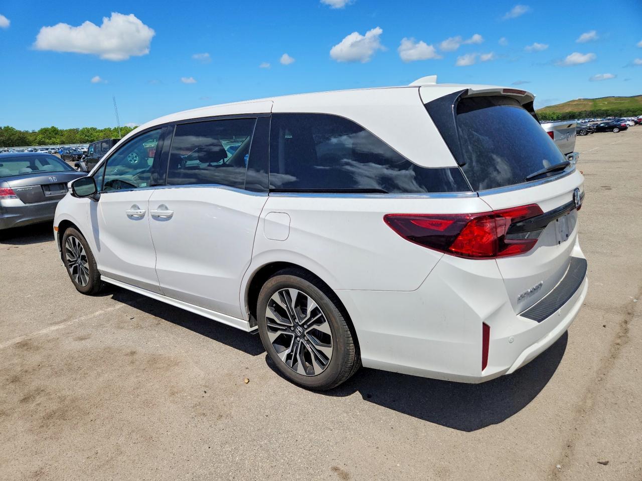 2026 Honda Odyssey Elite - Image 2