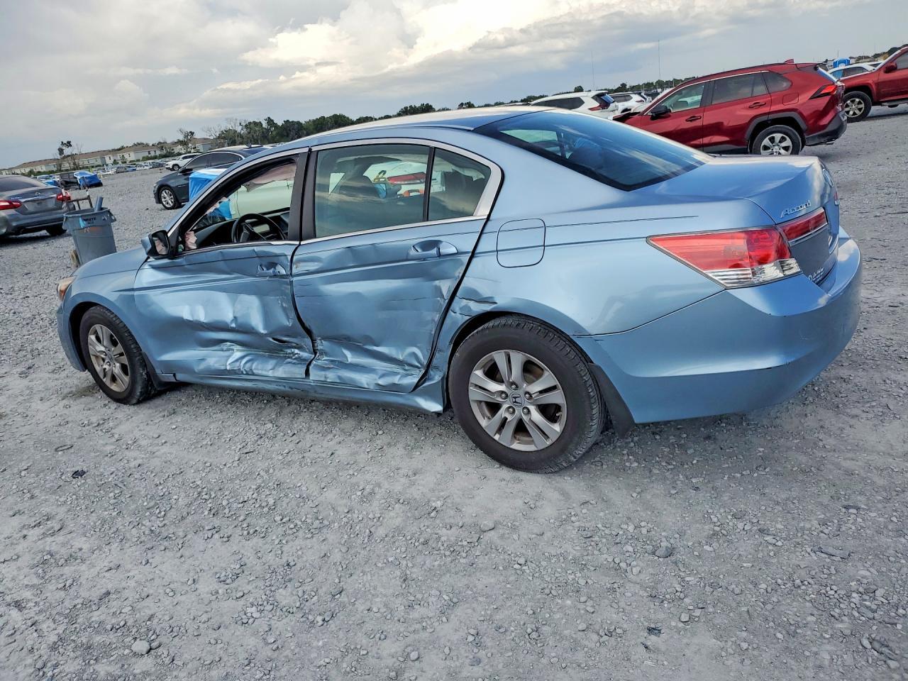2011 Honda Accord Lxp - Фото 2