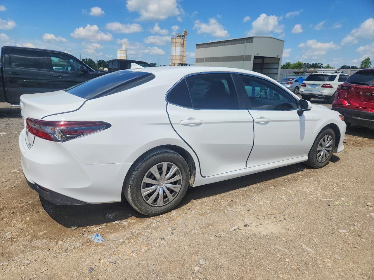 2023 Toyota Camry Le - Image 3