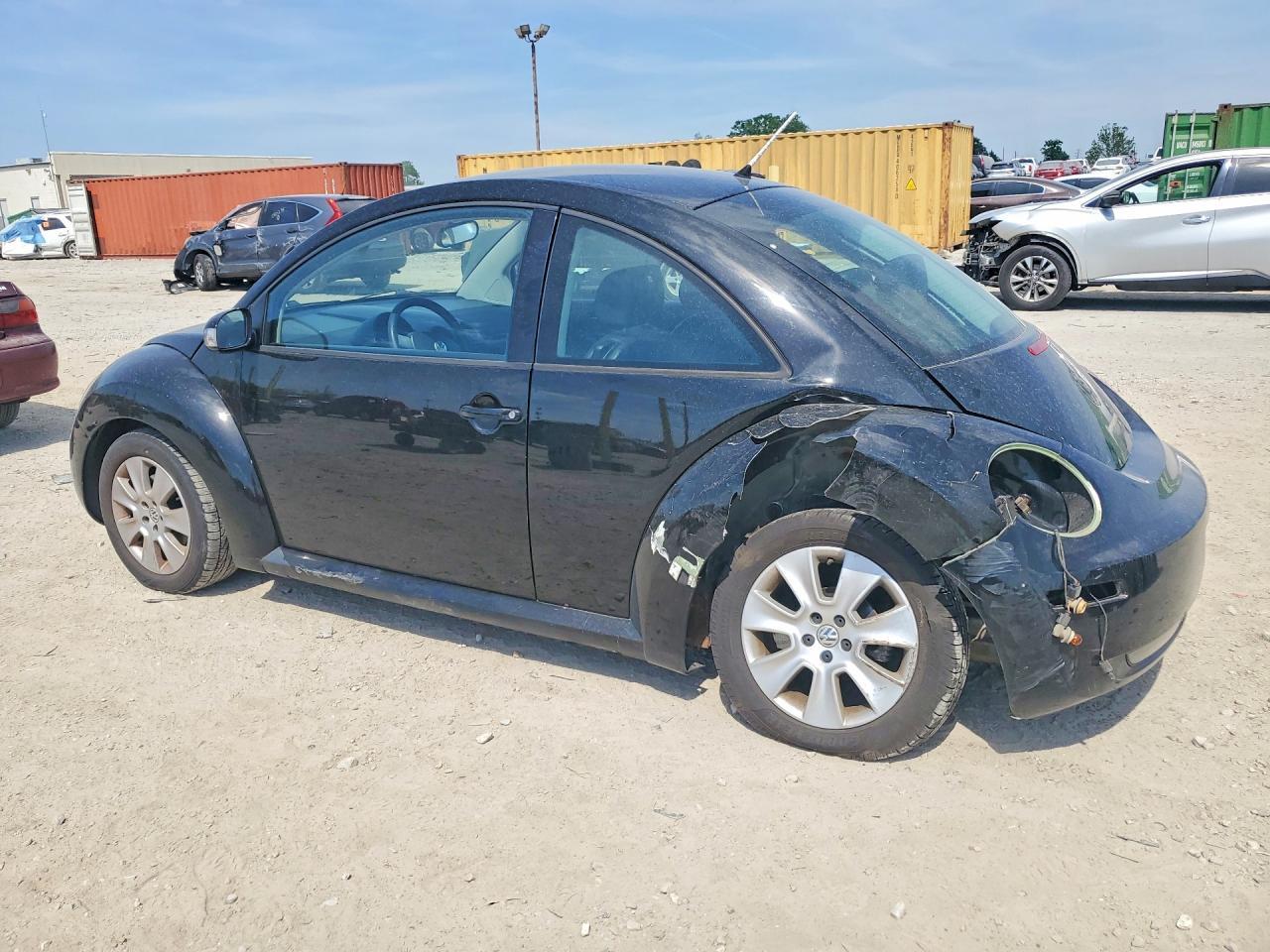 2008 Volkswagen Beetle - Image 2