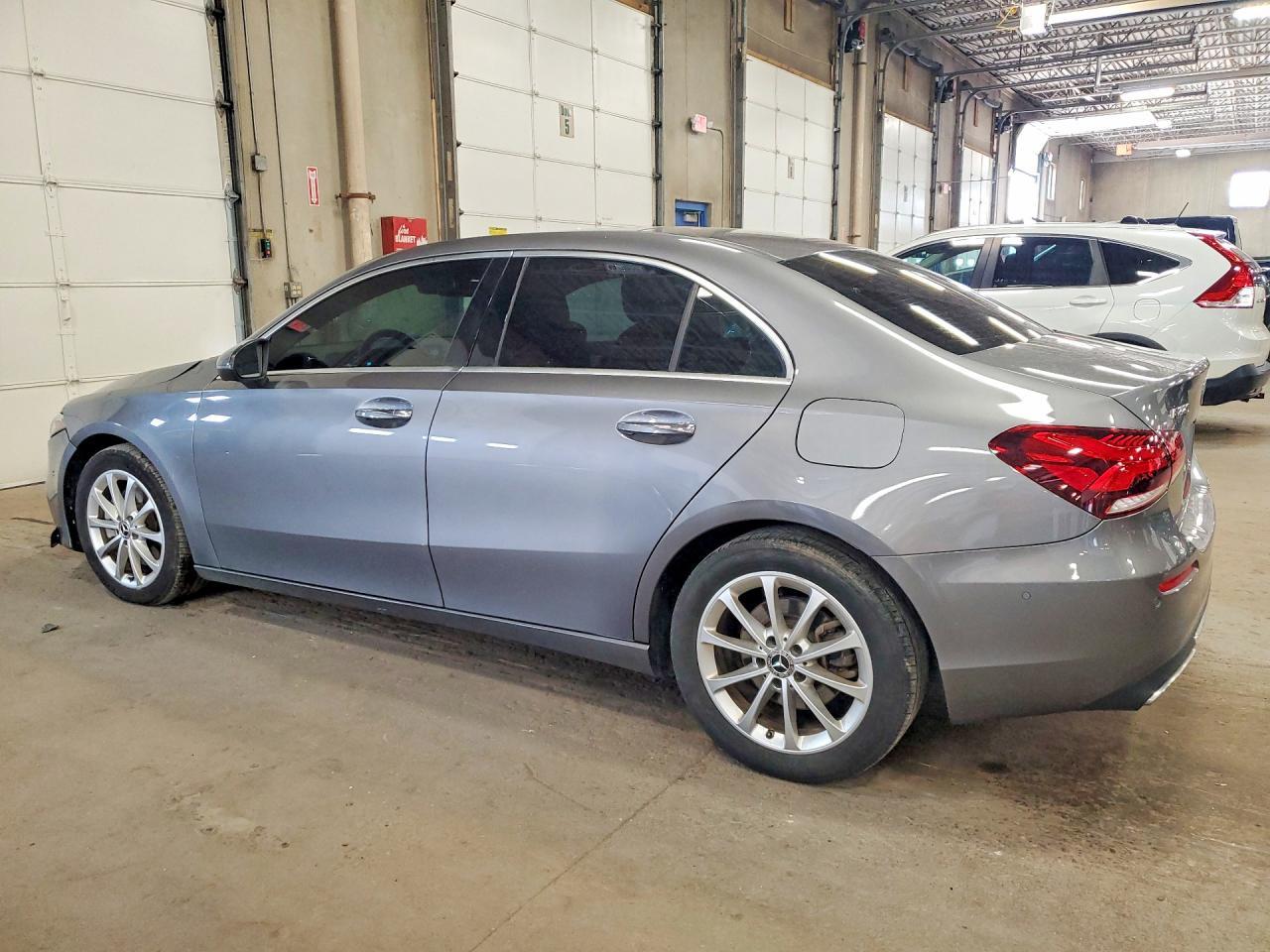 2019 Mercedes-Benz A 220 - Фото 2