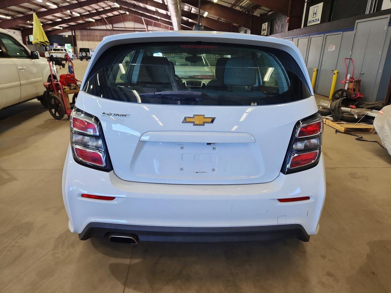 2018 Chevrolet Sonic - Фото 6
