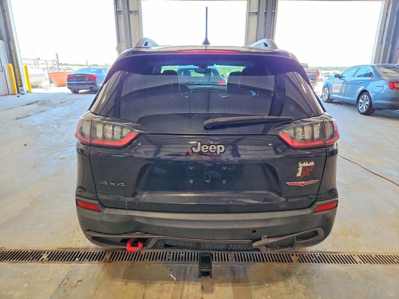 2019 Jeep Cherokee Trailhawk - Image 6