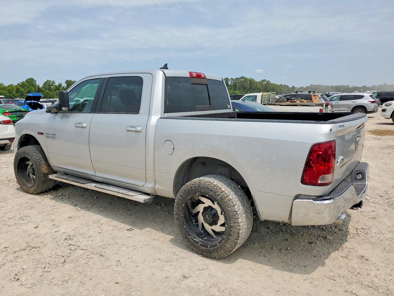 2017 Ram 1500 Slt - Image 2