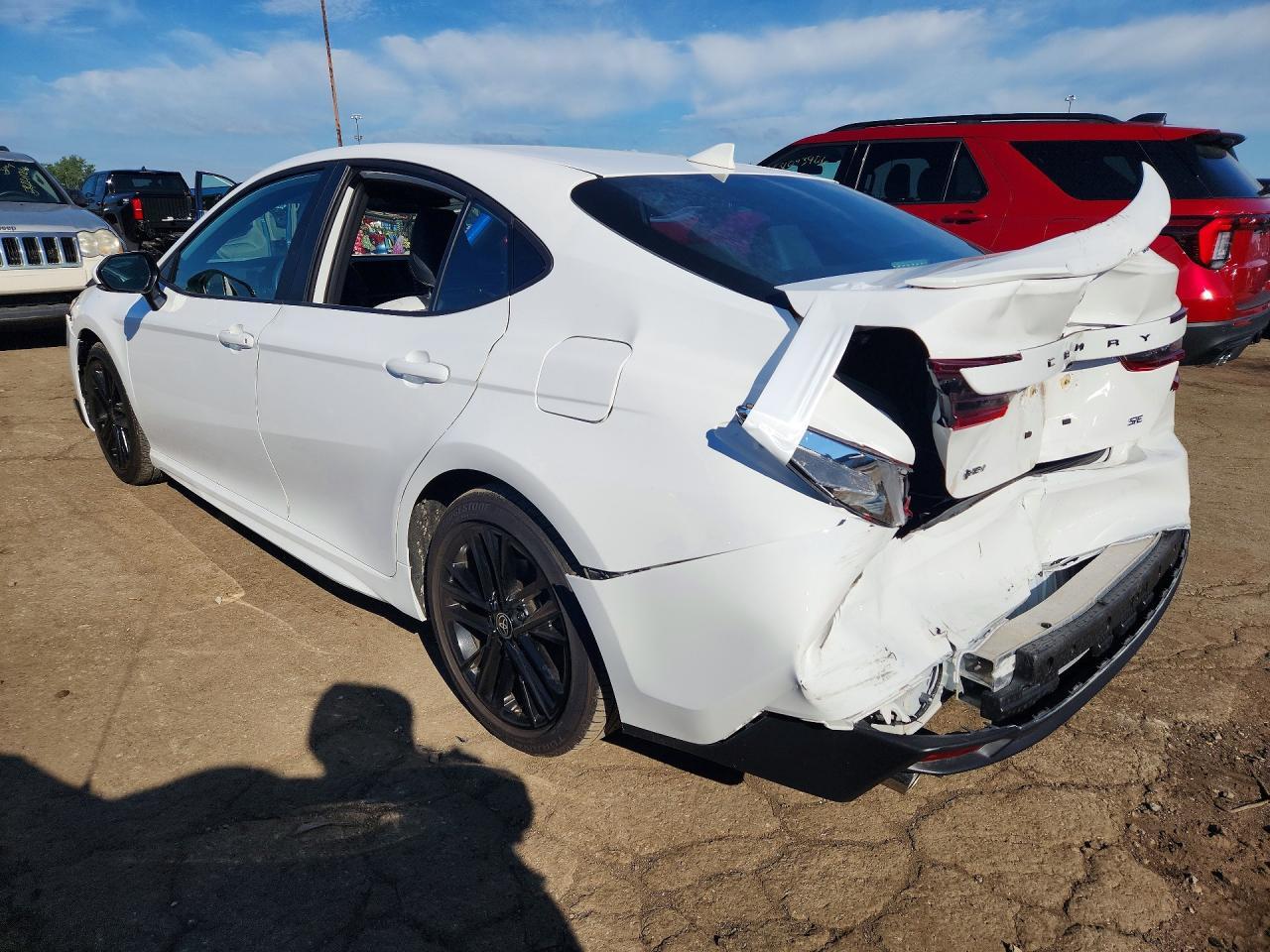 2025 Toyota Camry Se - Фото 2