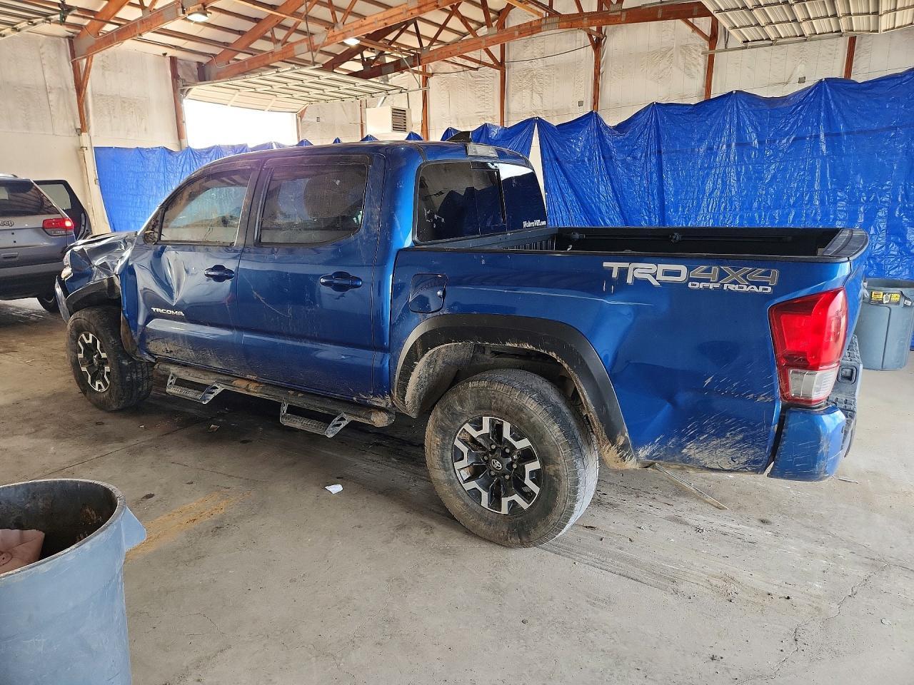 2017 Toyota Tacoma Trd Off-Road - Image 2