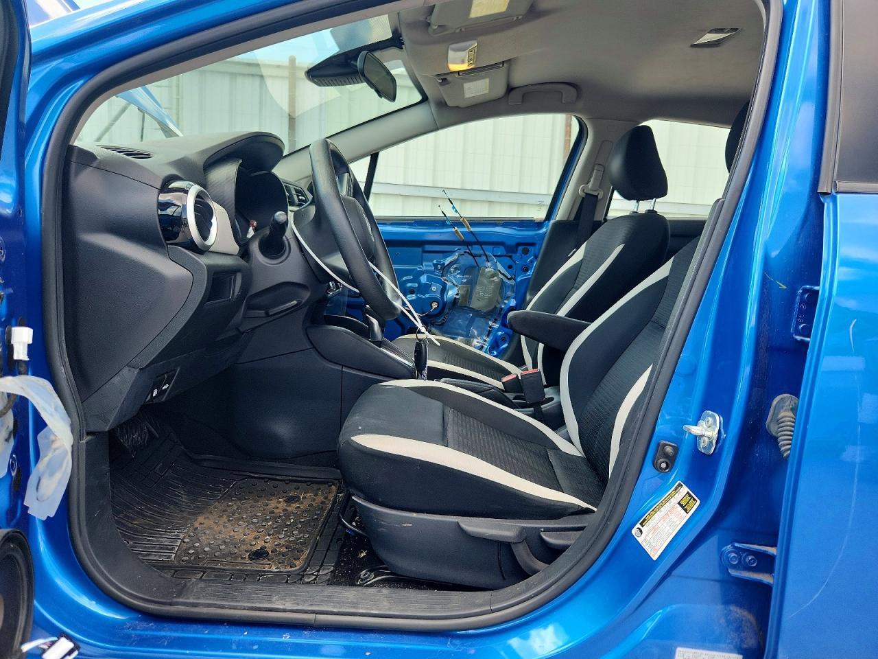 2020 Nissan Versa Sv - Image 7