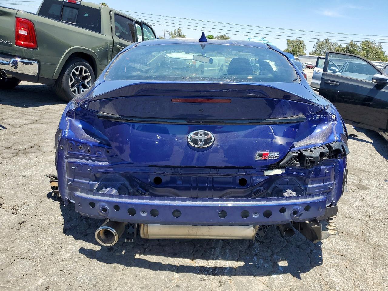 2023 Toyota Gr 86 Premium - Image 6