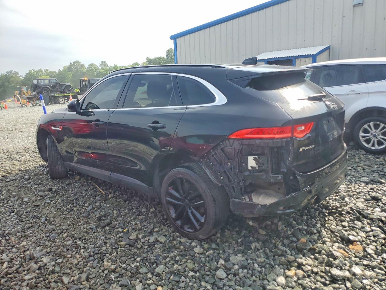 2019 Jaguar F-Pace Premium - Image 2