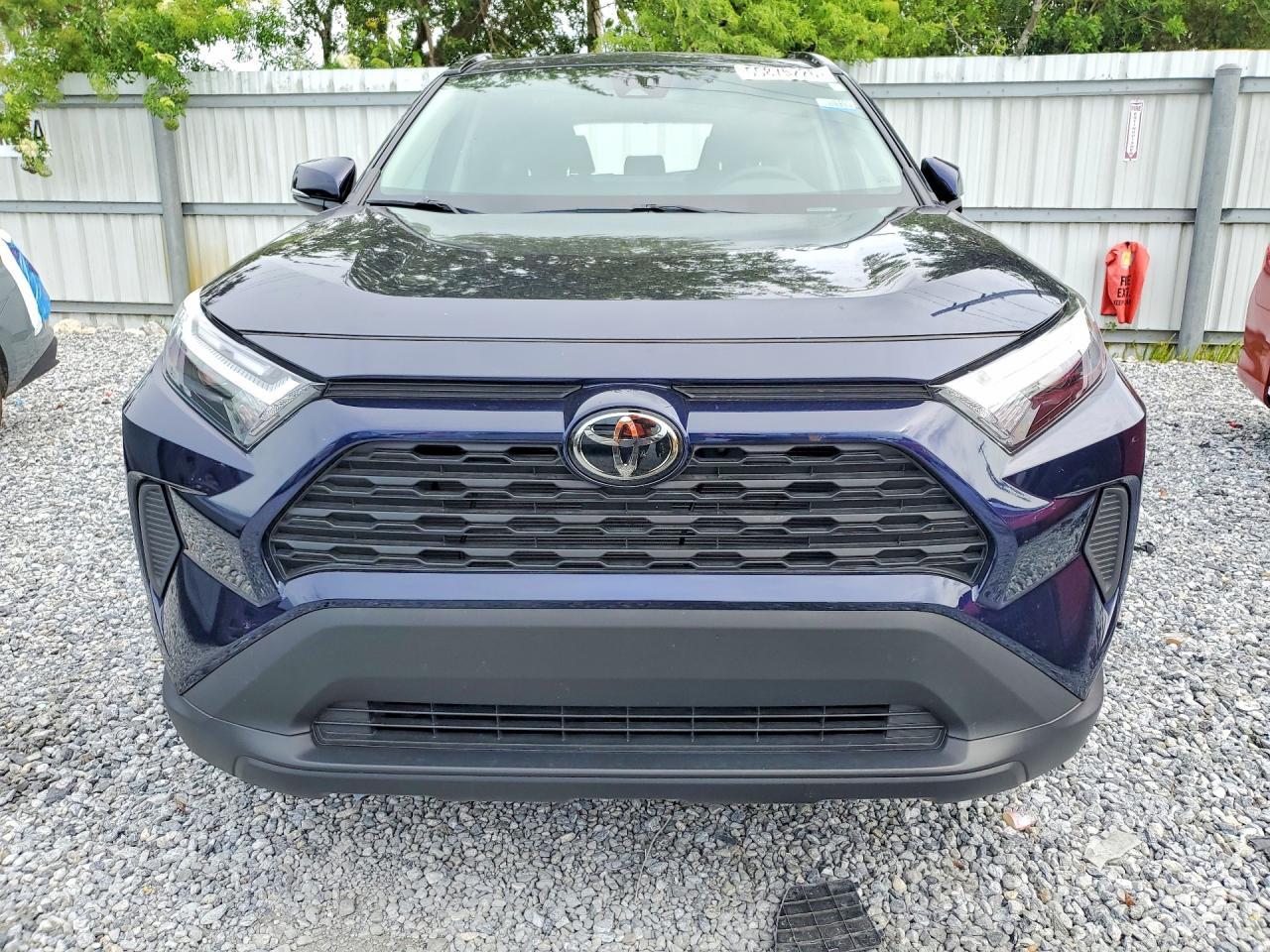 2025 Toyota Rav4 Xle - Image 5