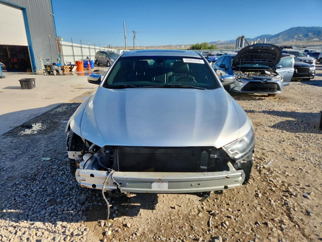 2016 Ford Taurus Limited - Image 5