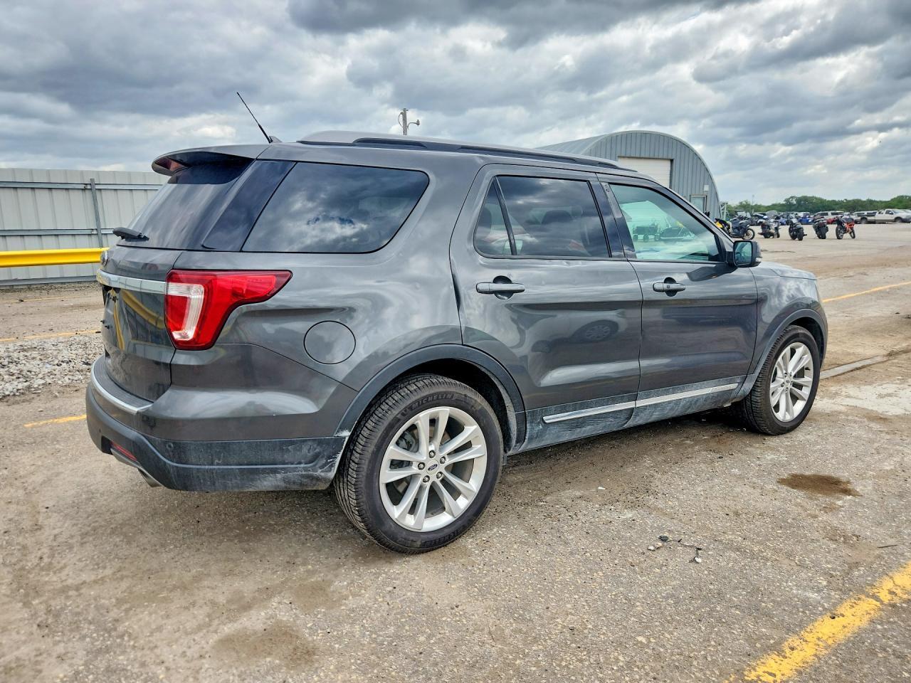 2018 Ford Explorer Xlt - Image 3