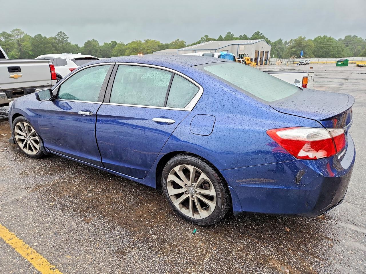 2014 Honda Accord Sport - Image 2