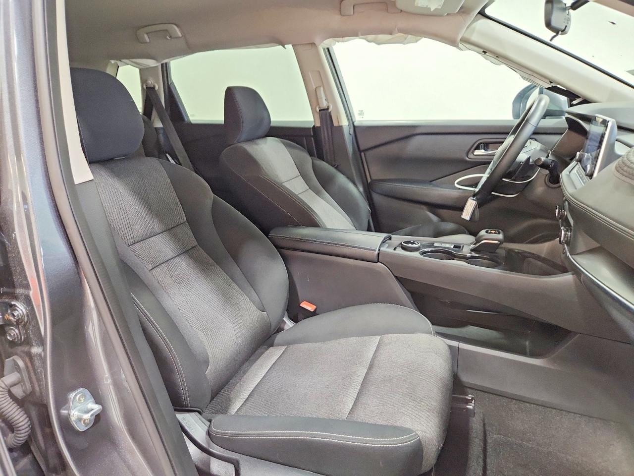 2025 Nissan Rogue Sv - Image 7
