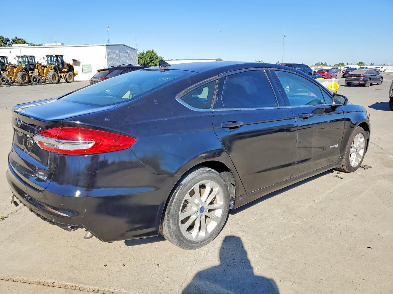 2019 Ford Fusion Se - Фото 3
