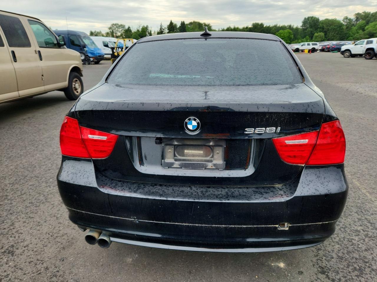 2011 BMW 328 I - Фото 6