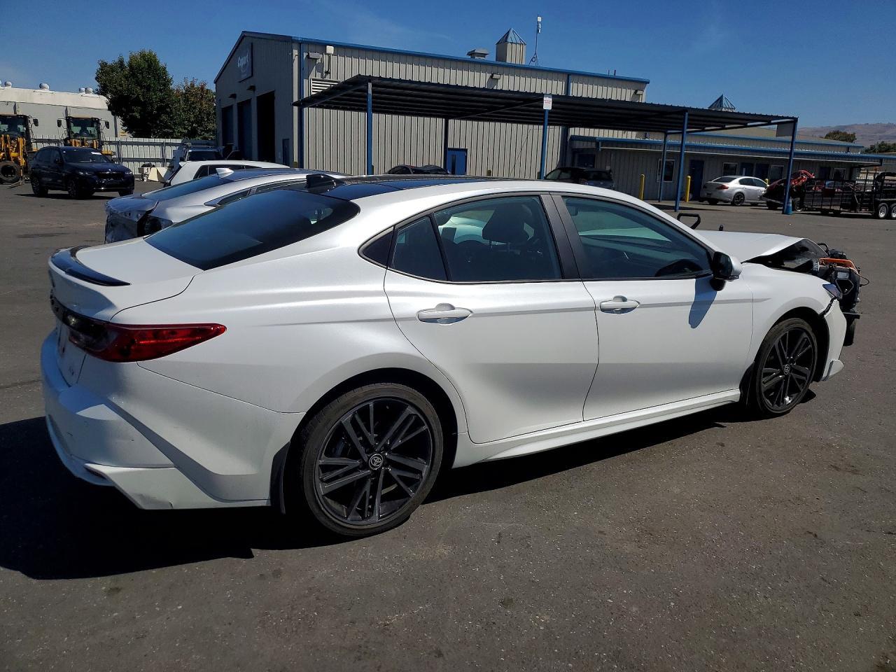 2026 Toyota Camry Xse - Фото 3