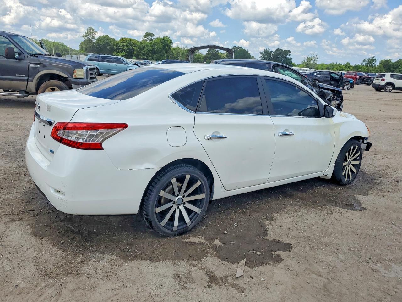 2014 Nissan Sentra S - Image 3