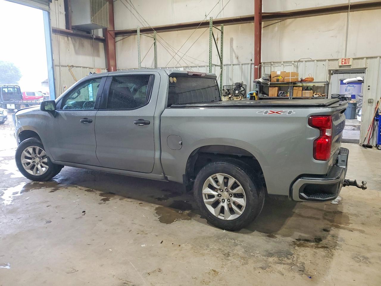 2023 Chevrolet Silverado K1500 Custom - Фото 2