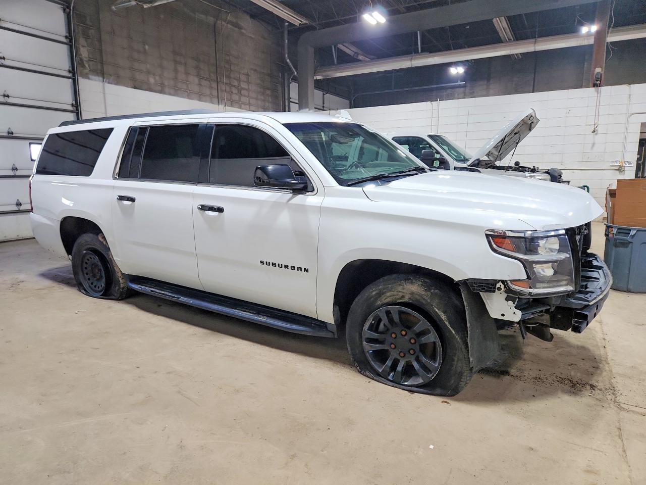 2018 Chevrolet Suburan - Image 4