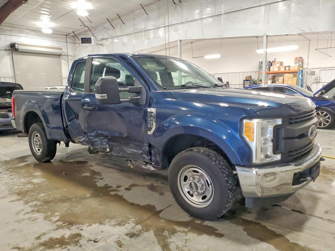 2017 Ford F250 Super Duty - Фото 4