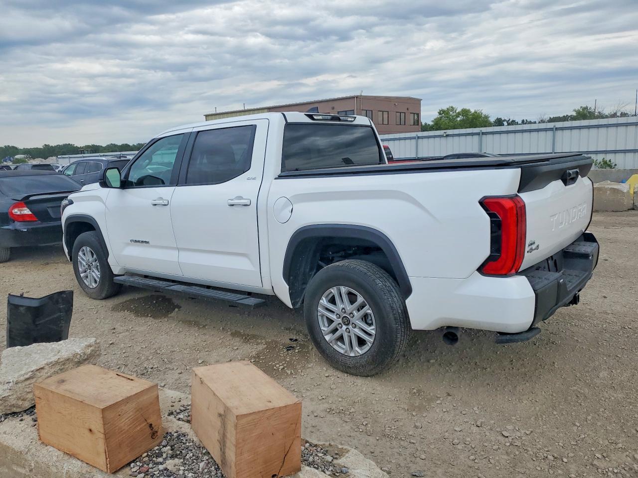 2024 Toyota Tundra Sr5 - Image 2