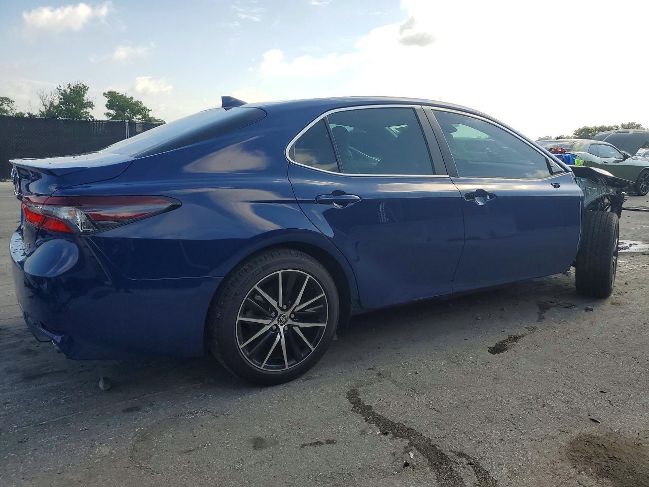 2023 Toyota Camry Se - Фото 3