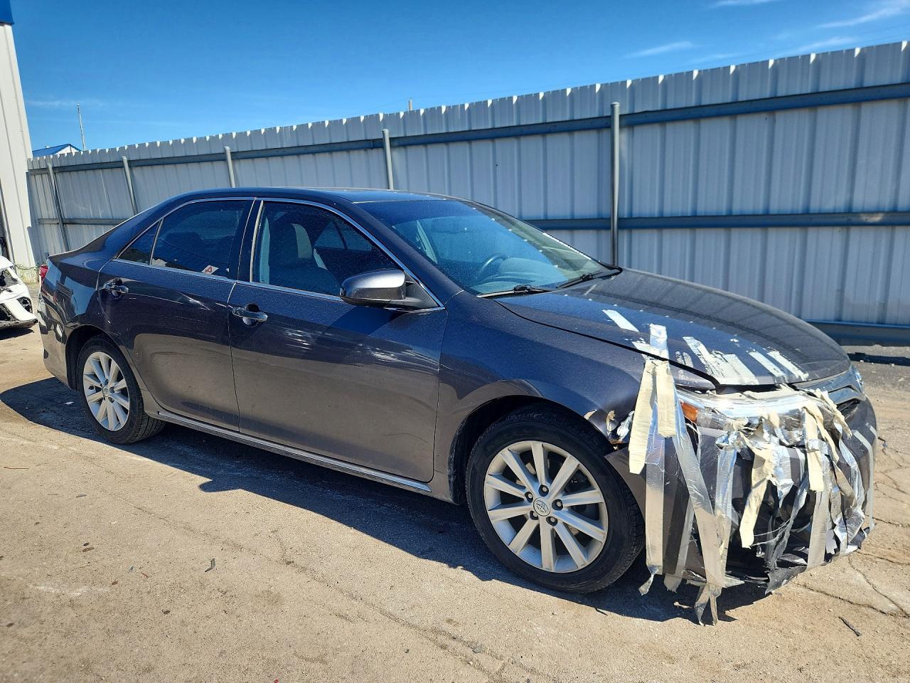 2013 Toyota Camry Xle - Image 4