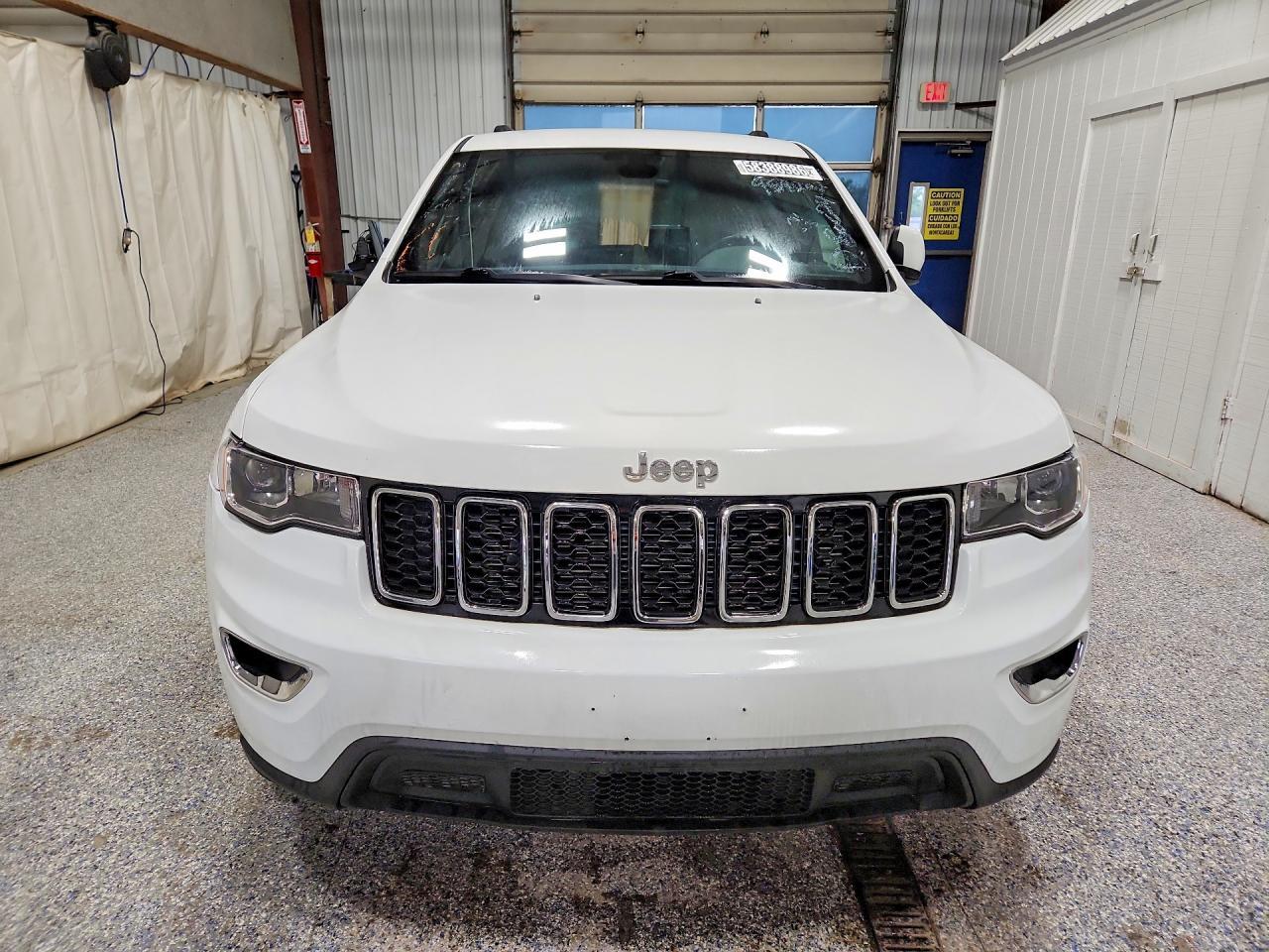 2017 Jeep Grand Cherokee Laredo - Image 5