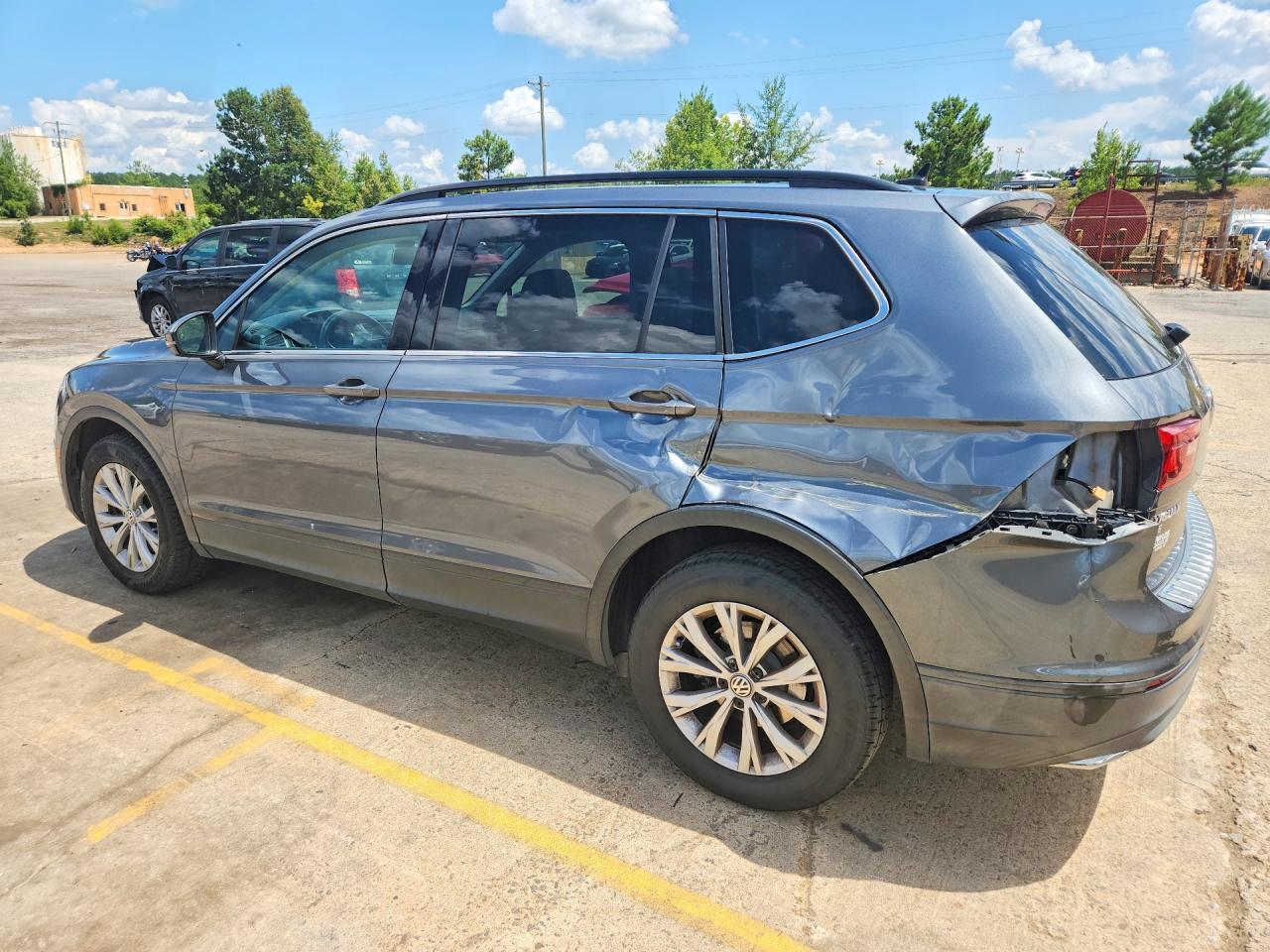 2019 Volkswagen Tiguan Se - Фото 2