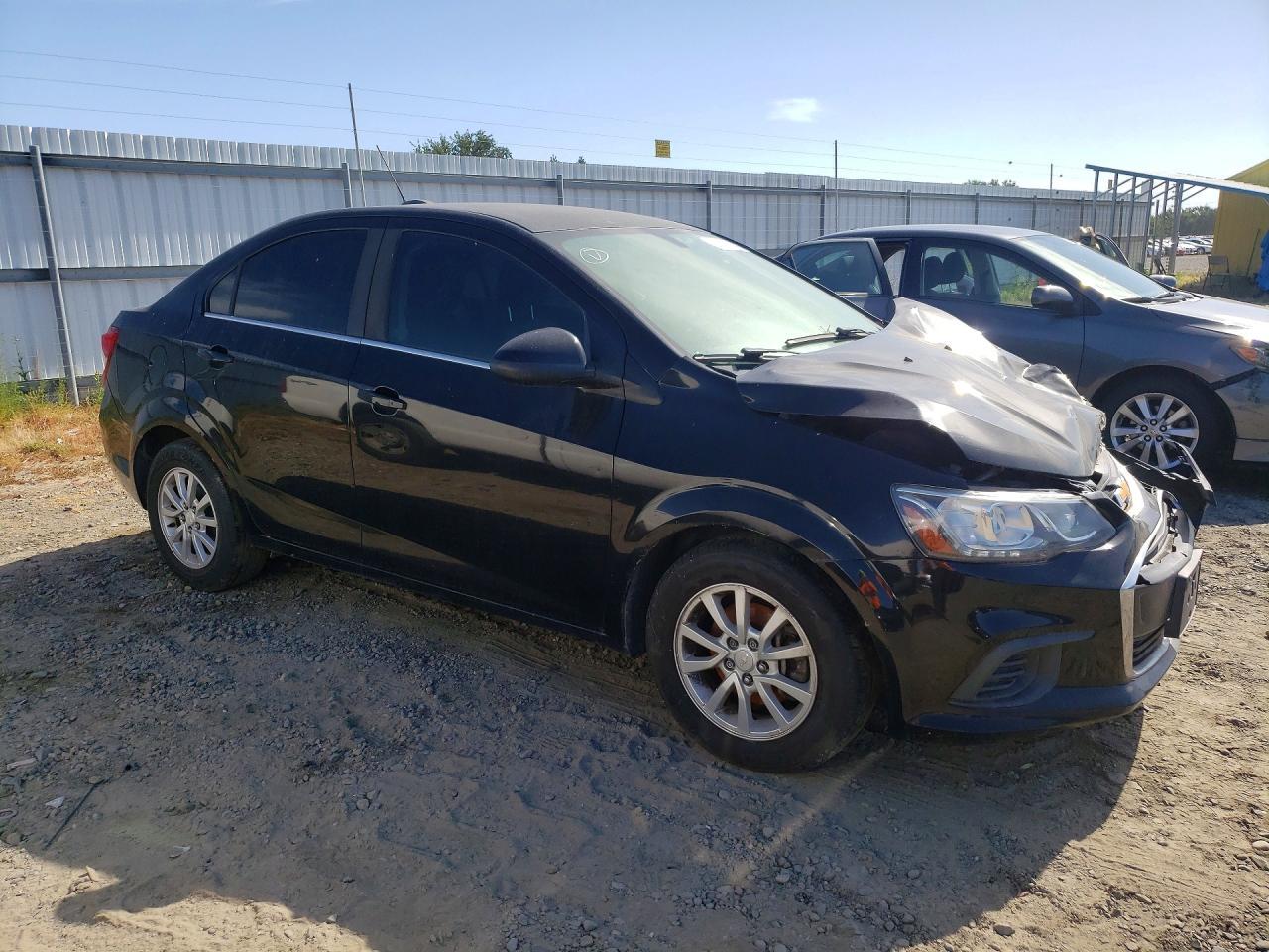 2017 Chevrolet Sonic Lt - Image 4