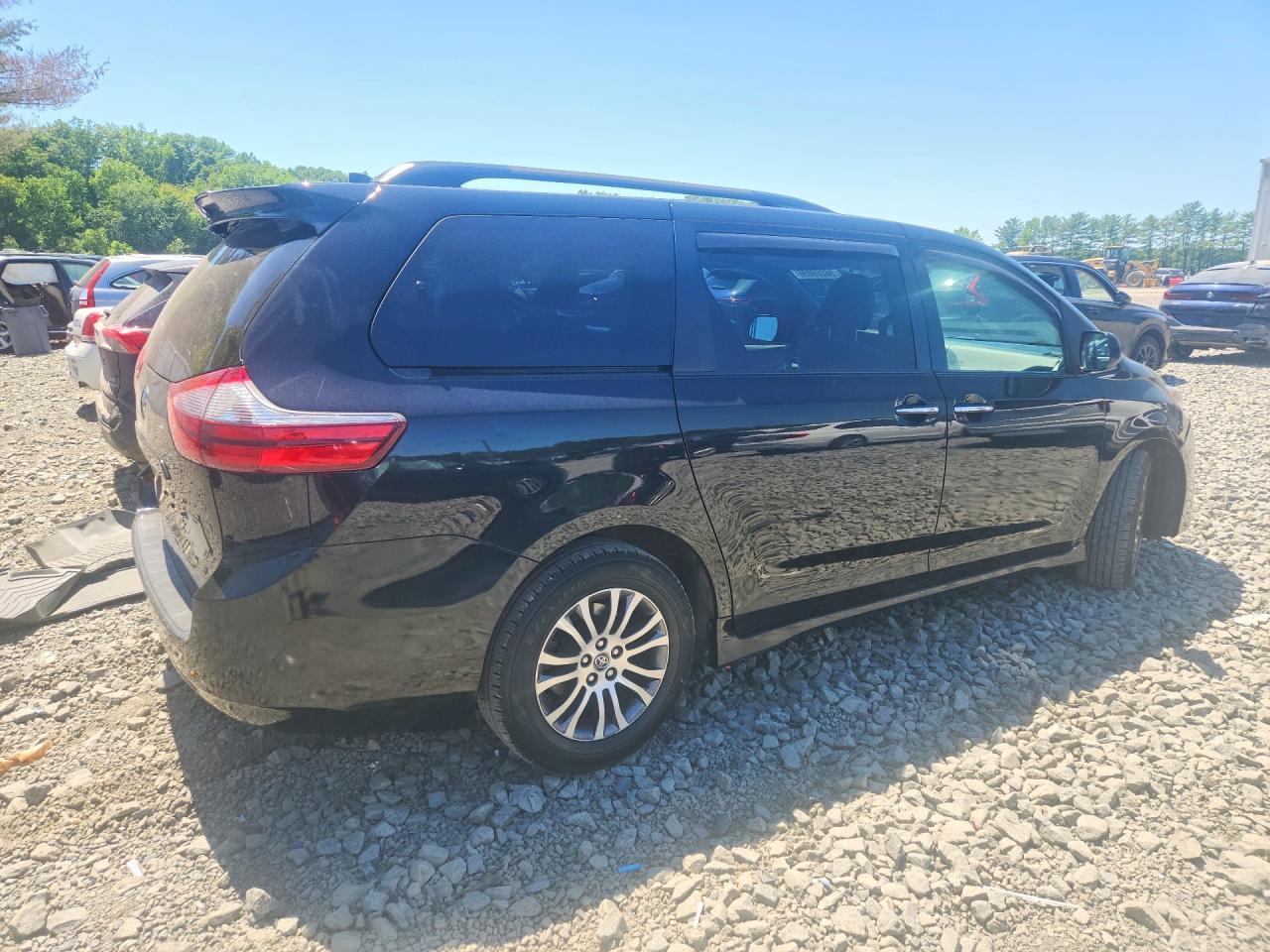 2020 Toyota Sienna Xle 8-Passenger - Фото 3