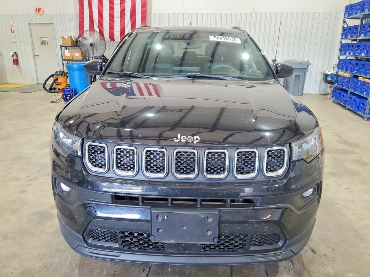 2023 Jeep Compass Latitude - Image 5