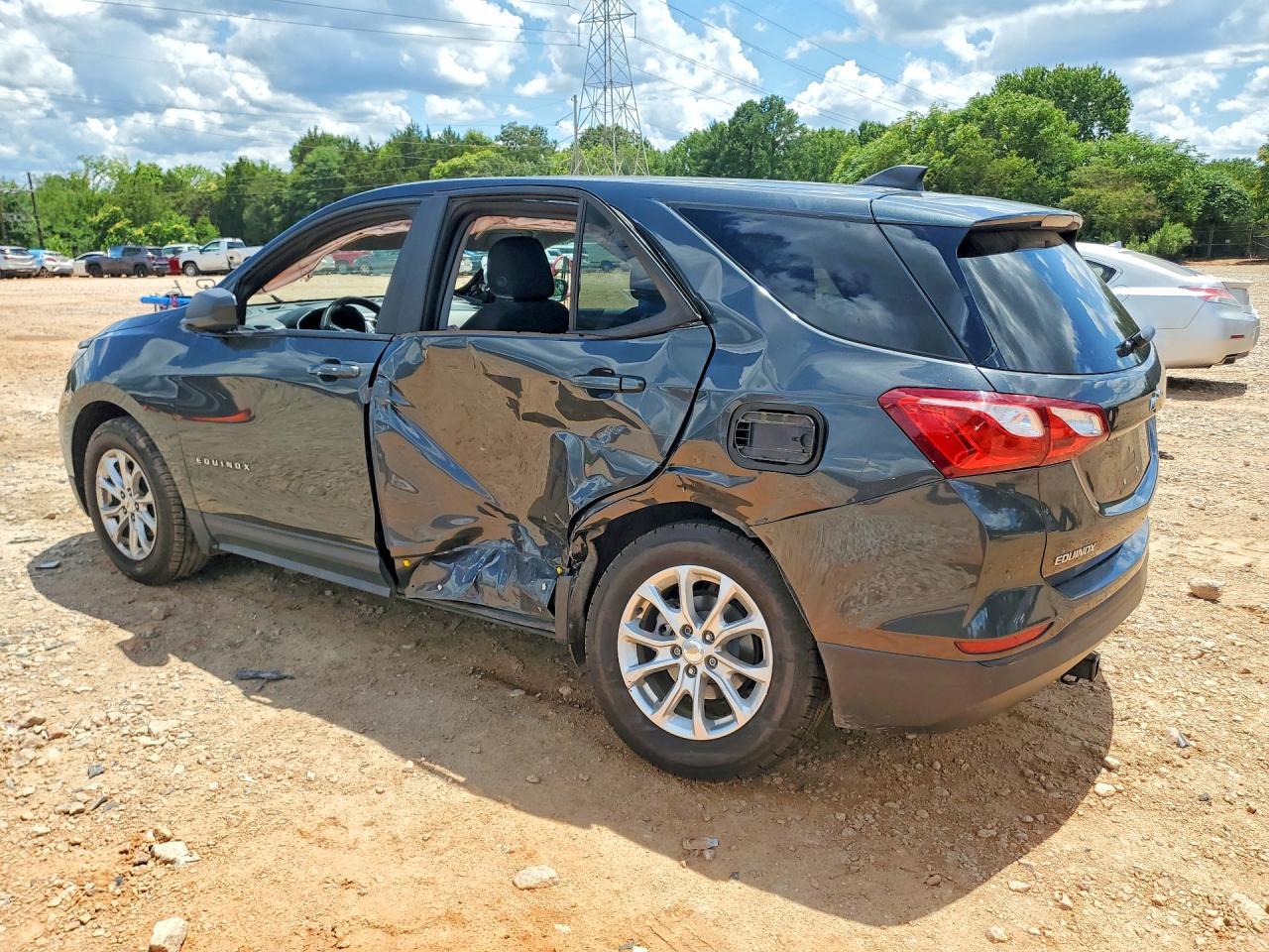 2021 Chevrolet Equinox Ls - Фото 2