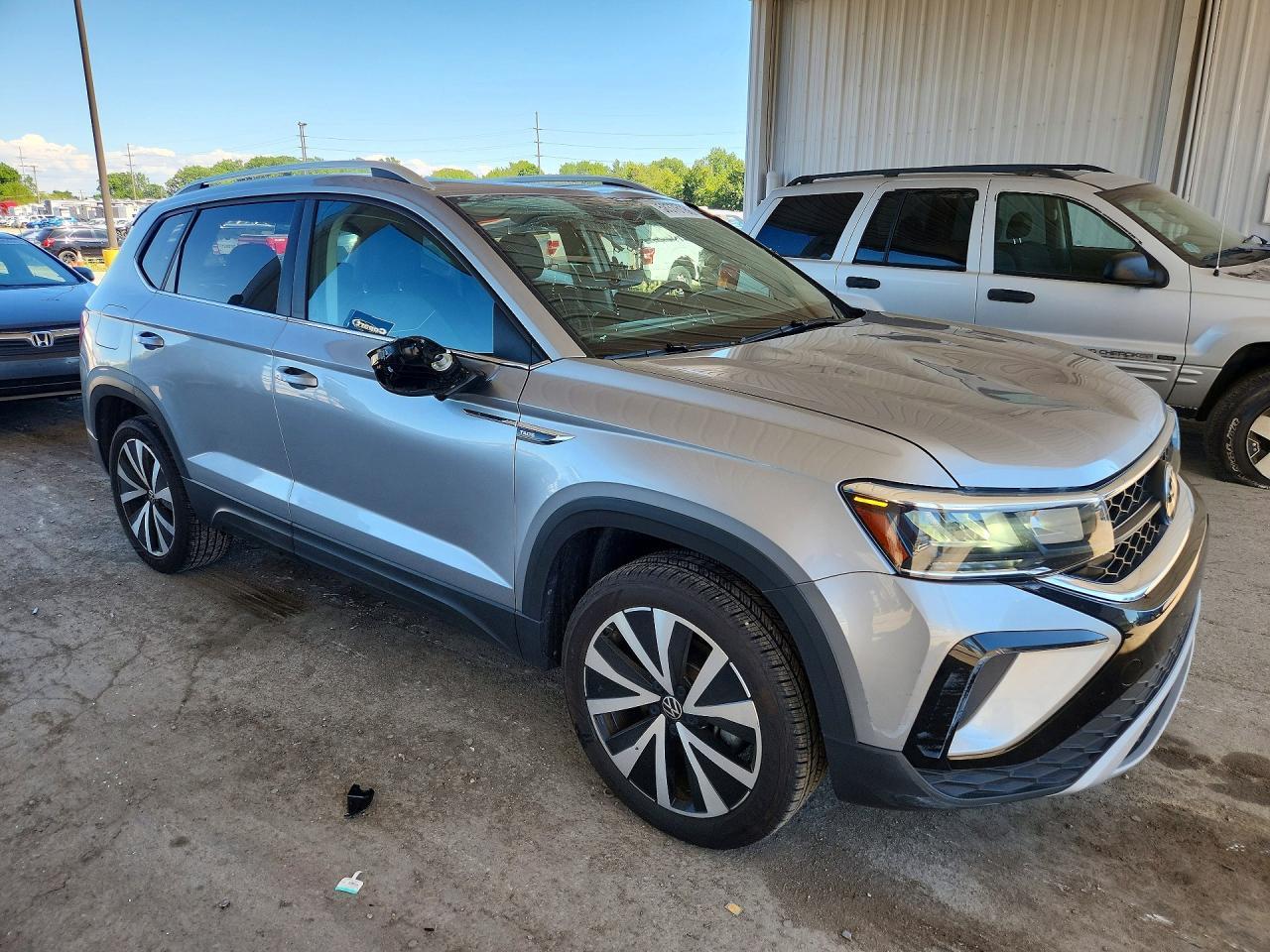 2024 Volkswagen Taos Se - Фото 4