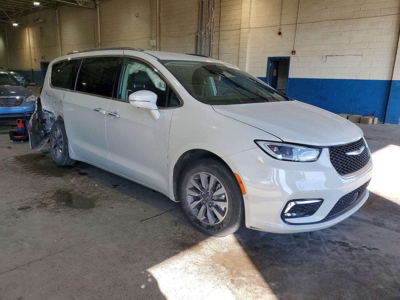 2021 Chrysler Pacifica Hybrid Touring L - Фото 4