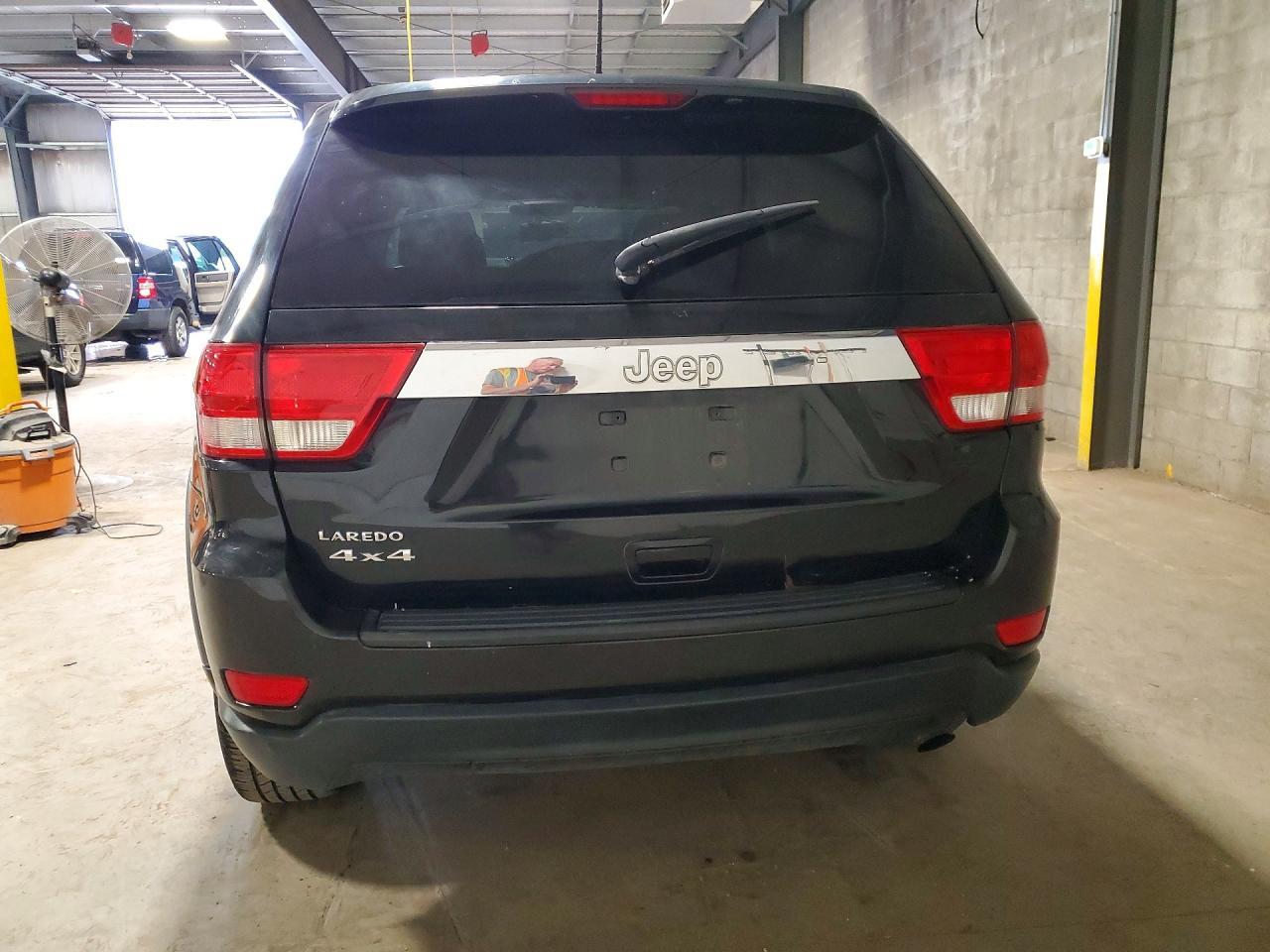 2012 Jeep Grand Cherokee Laredo - Image 6