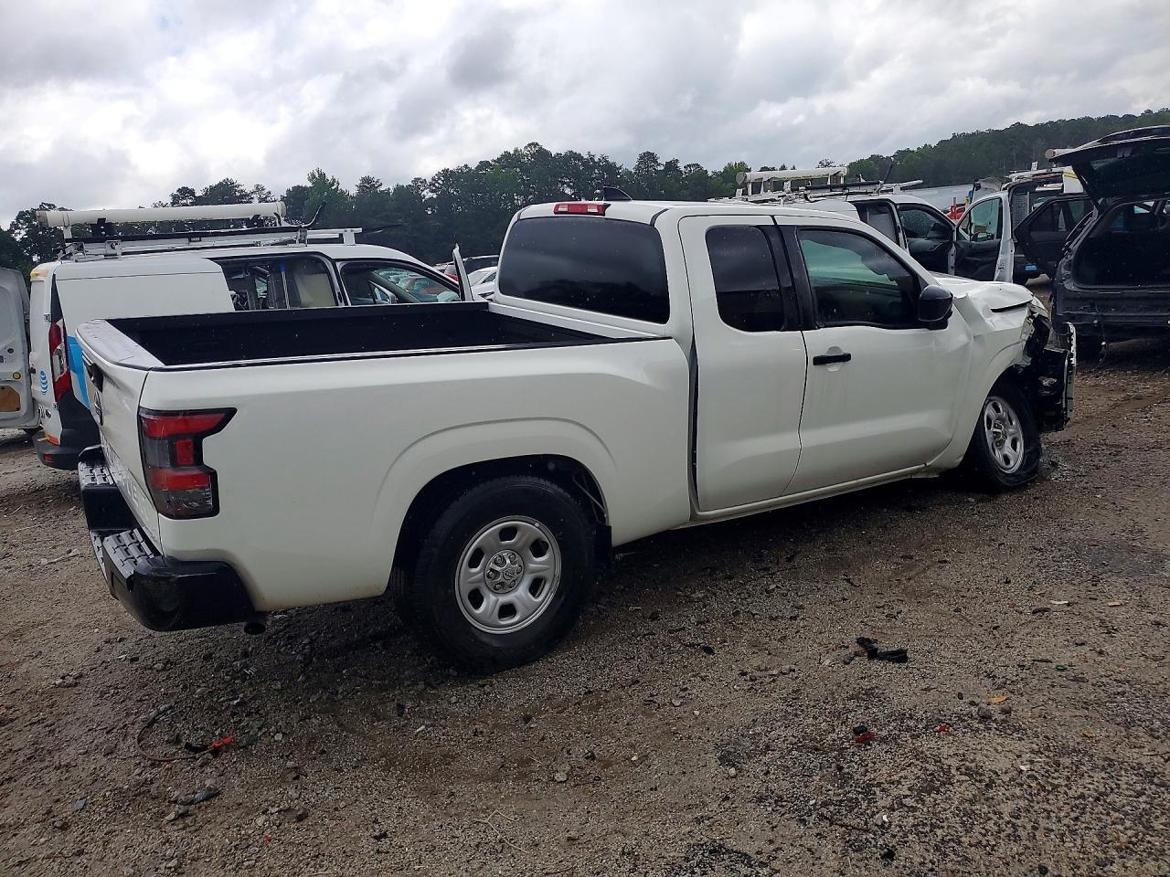 2024 Nissan Frontier S - Image 3
