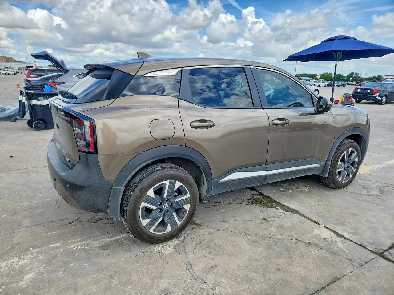 2025 Nissan Kicks Sv - Image 3