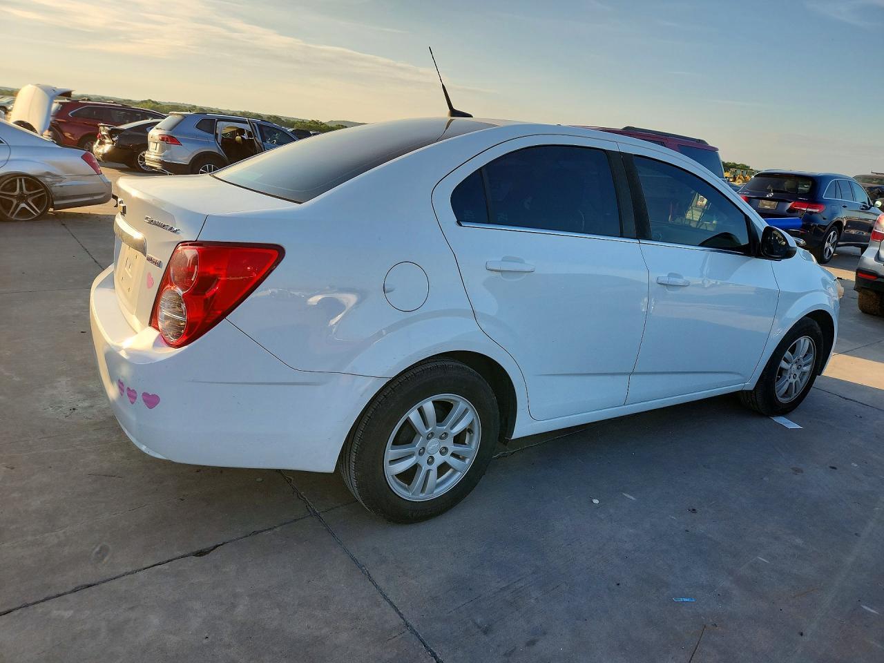 2014 Chevrolet Sonic Lt - Image 3