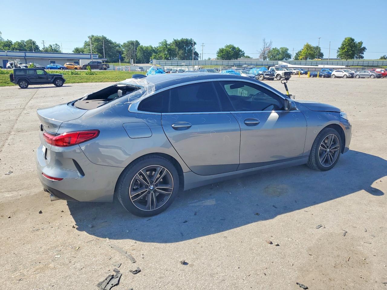 2022 BMW 228I - Фото 3