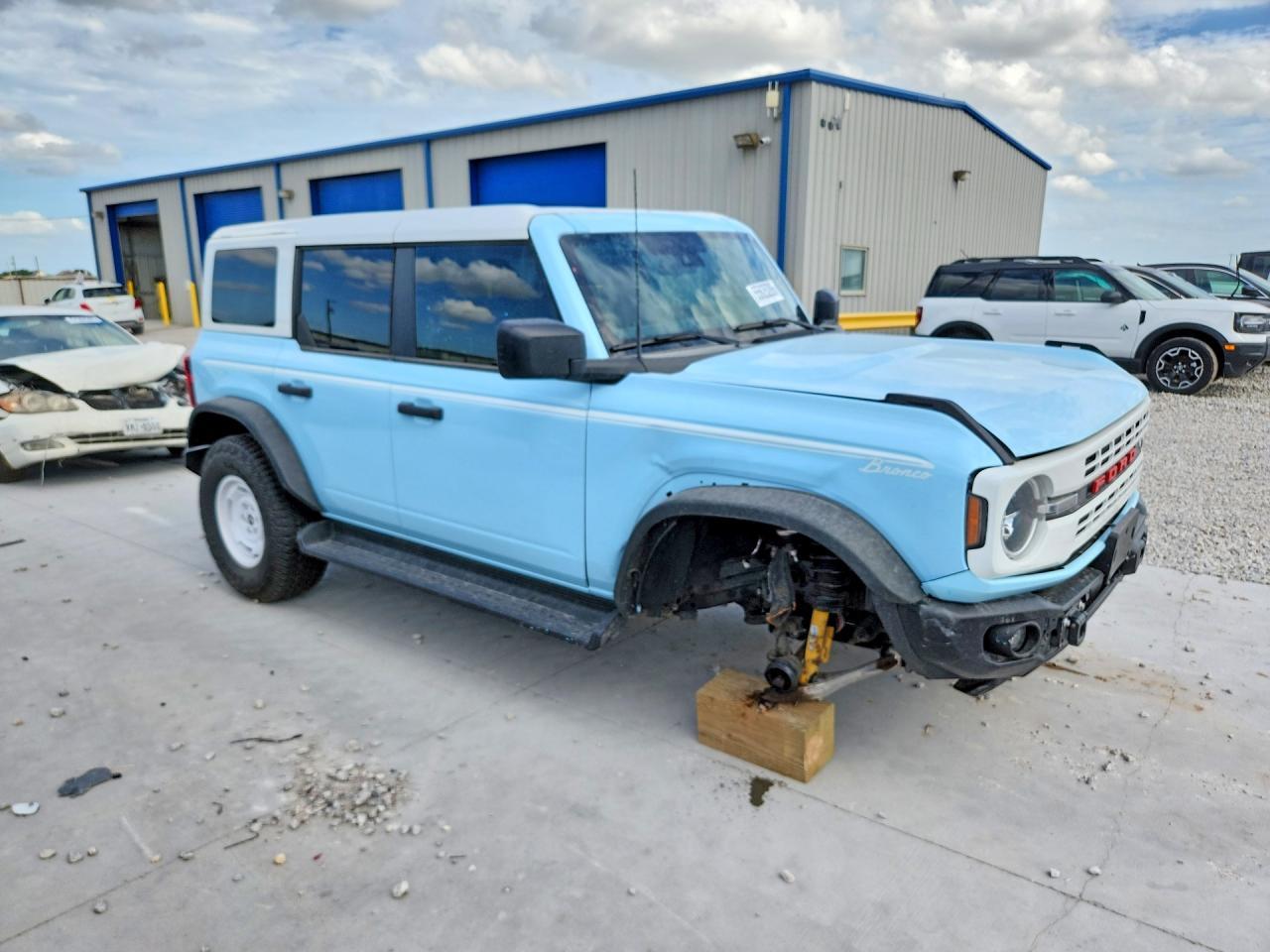 2025 Ford Bronco Heritage - Фото 4