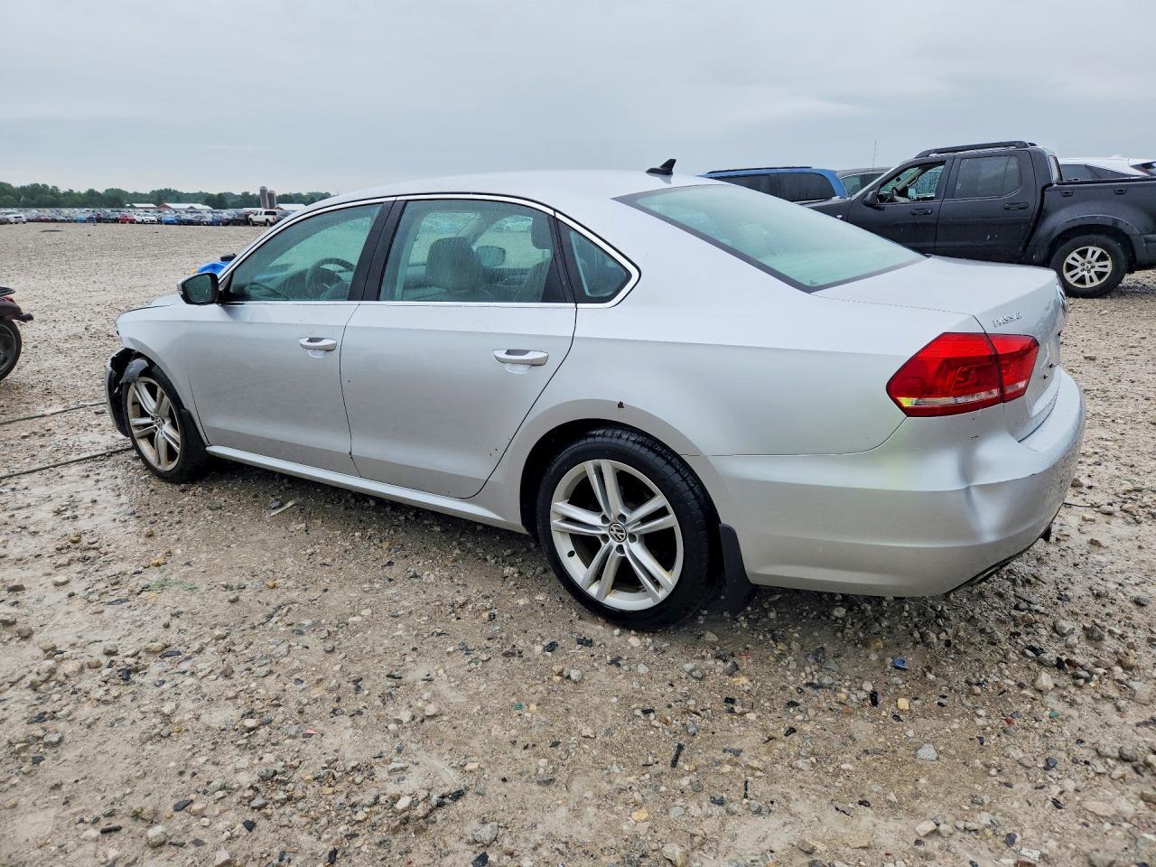 2015 Volkswagen Passat Se - Фото 2