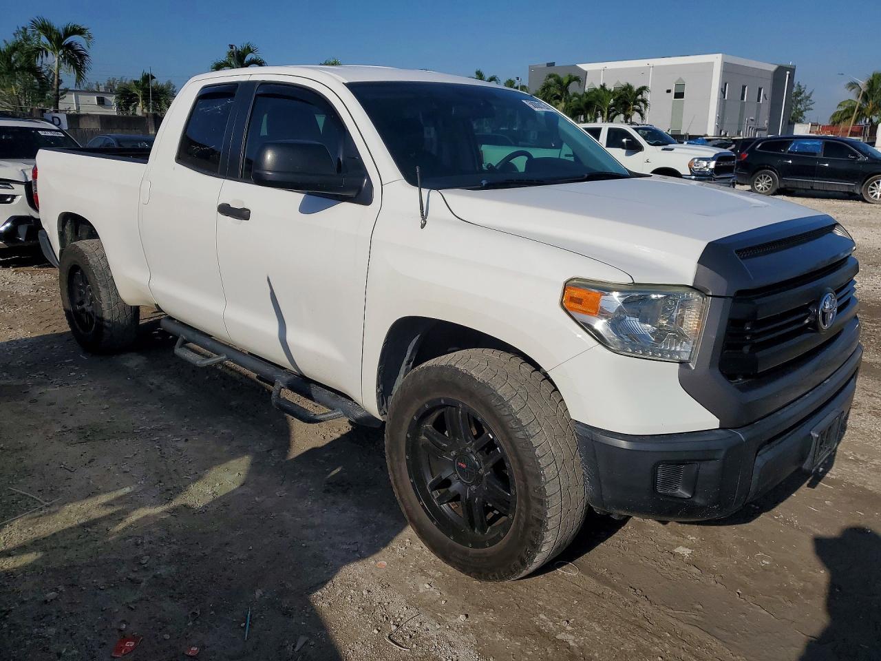 2014 Toyota Tundra Double Cab Sr - Image 4