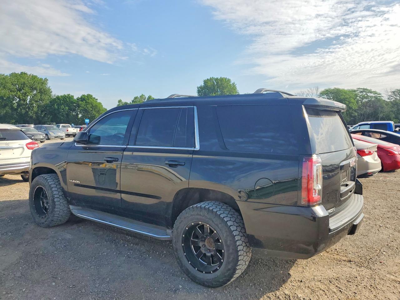 2015 GMC Yukon Sle - Фото 2