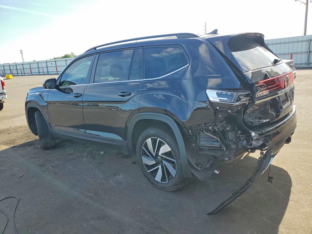 2025 Volkswagen Atlas Se - Фото 2
