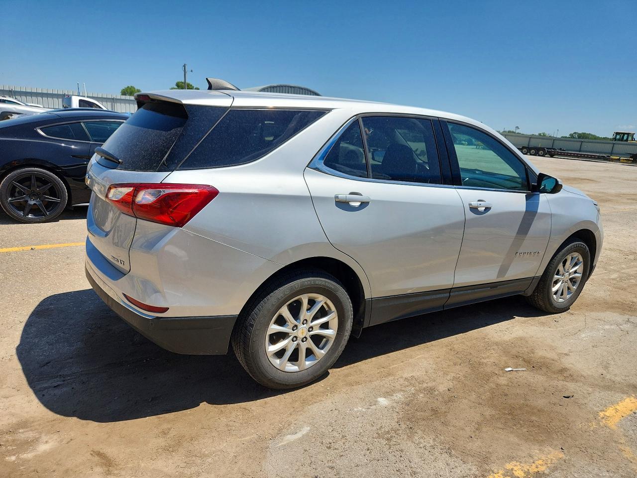 2020 Chevrolet Equinox - Image 3