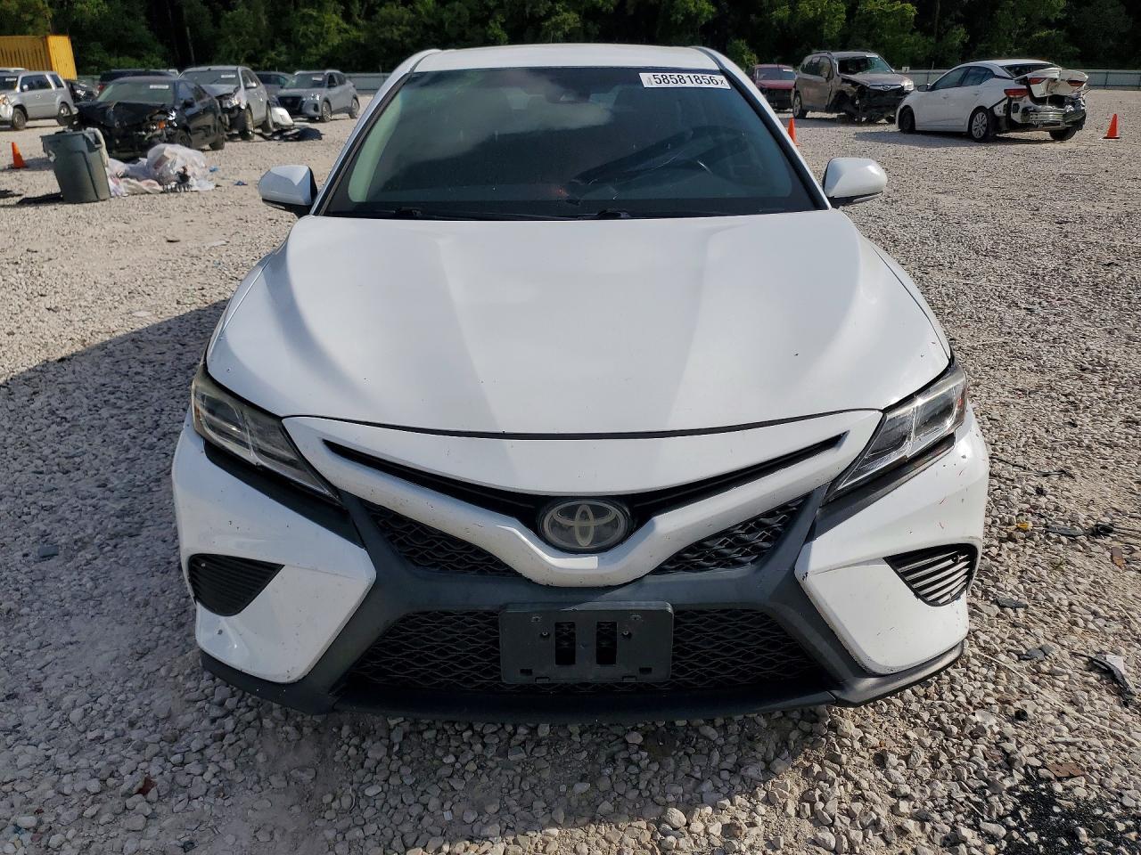 2018 Toyota Camry Se - Image 5