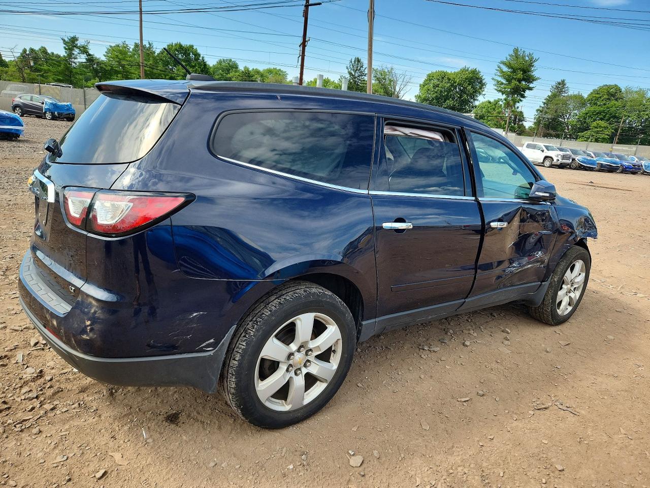 2017 Chevrolet Traverse Lt - Image 3